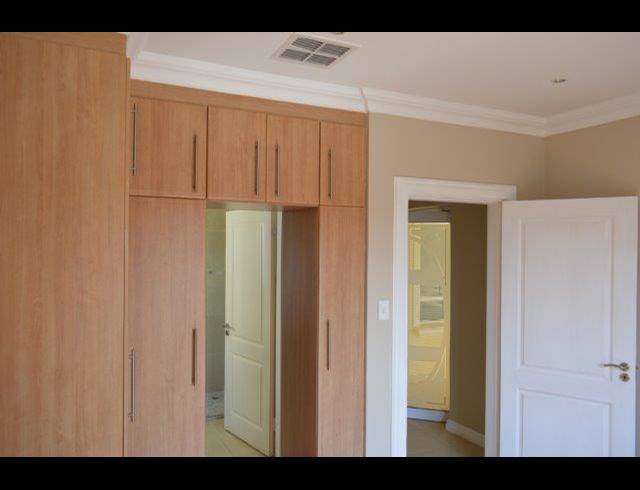 4 BEDROOM APARTMENT FOR SALE IN LA LUCIA RIDGE